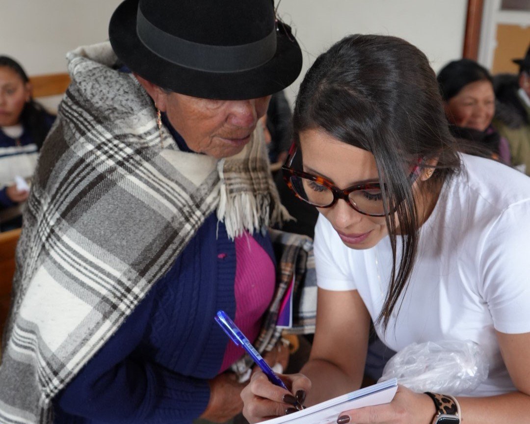Acompañamiento cercano entre una profesional y una paciente